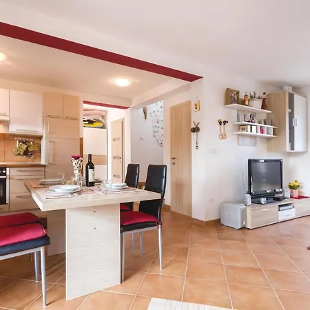 Holiday home Lovely In Betiga With Wifi Barbariga