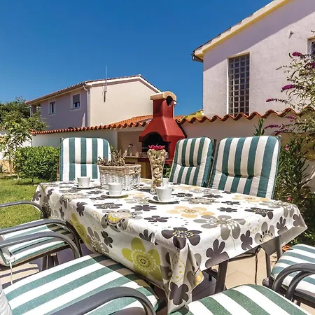 Holiday home Lovely In Betiga With Wifi Barbariga